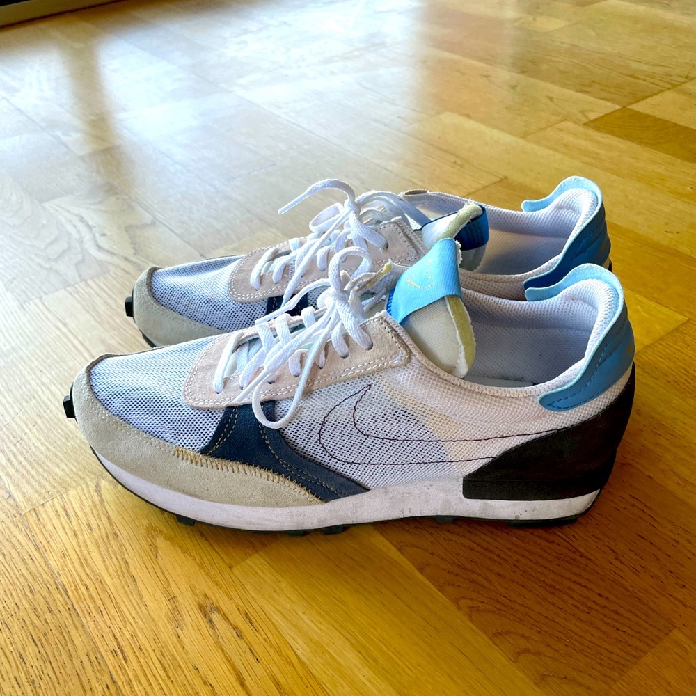 Men’s 9.5 Nike DBreak shoes